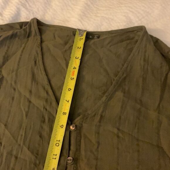 PRANA, medium, button down, crop, tie front, great condition - Picture 9 of 11